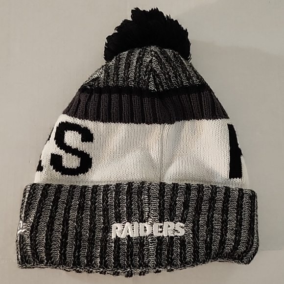 NFL Las Vegas Raiders Knit Beanie And Scarf - Picture 3 of 9